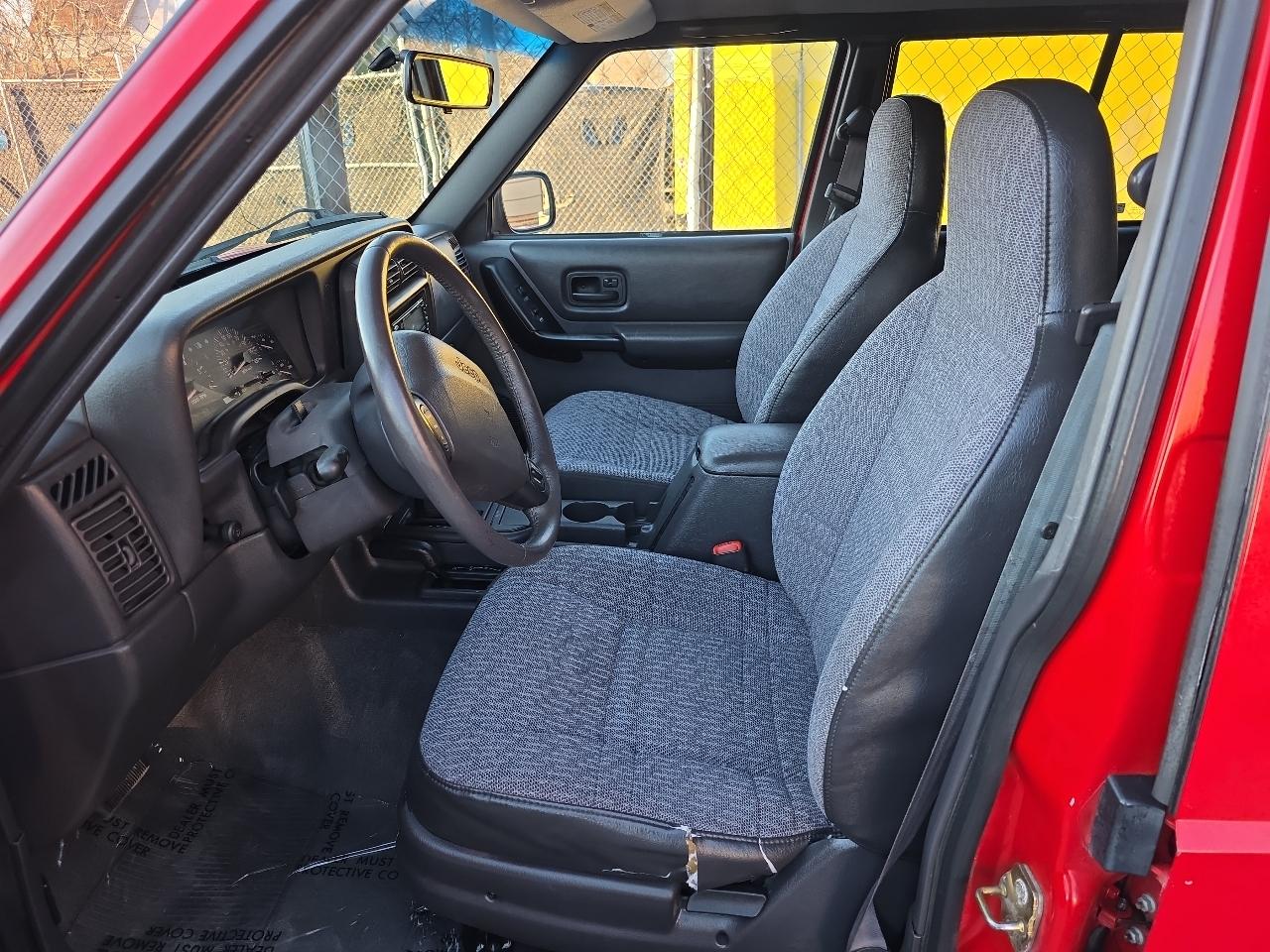 Jeep Cherokee 4dr Police 4WD 2000