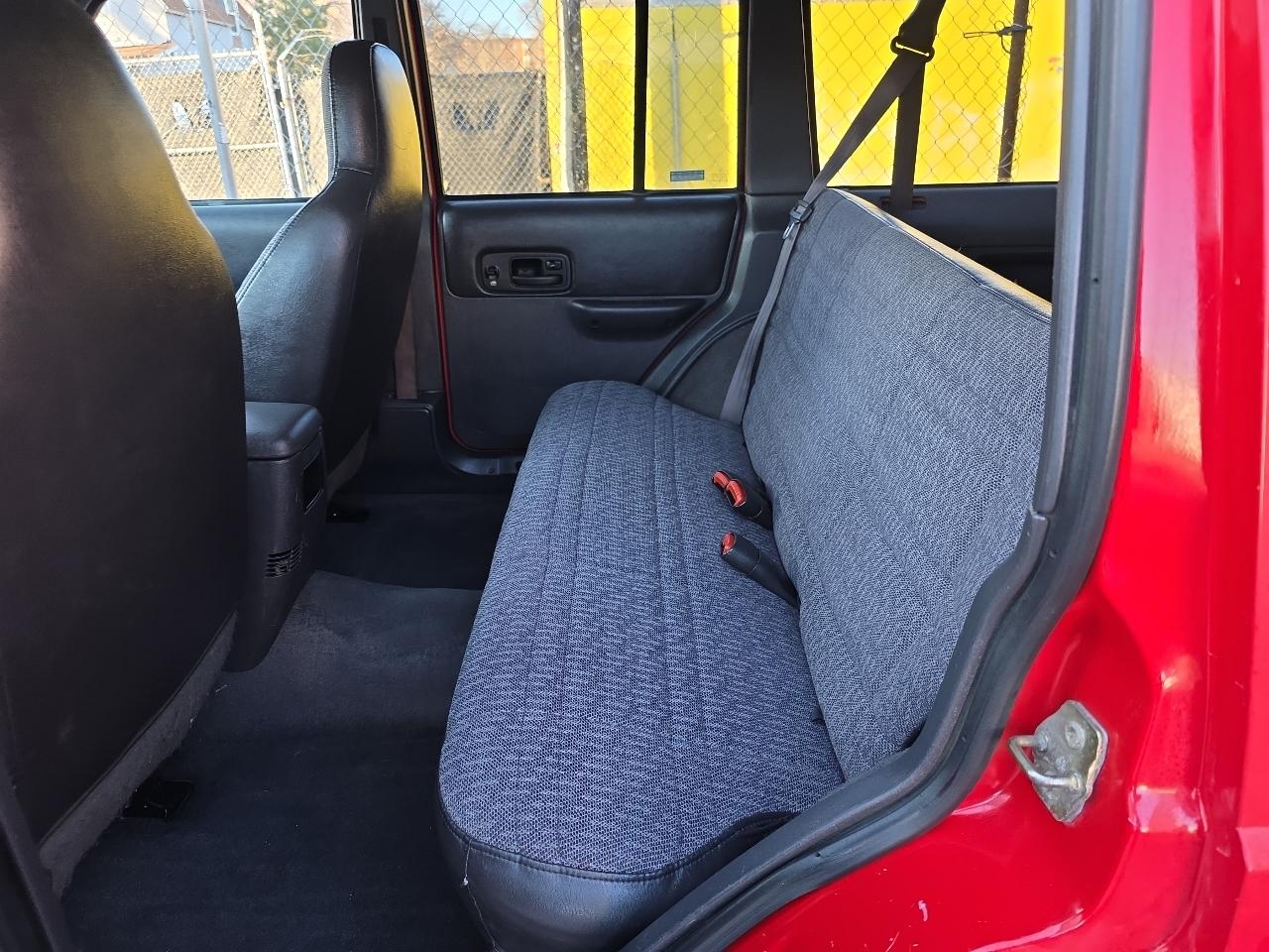 Jeep Cherokee 4dr Police 4WD 2000