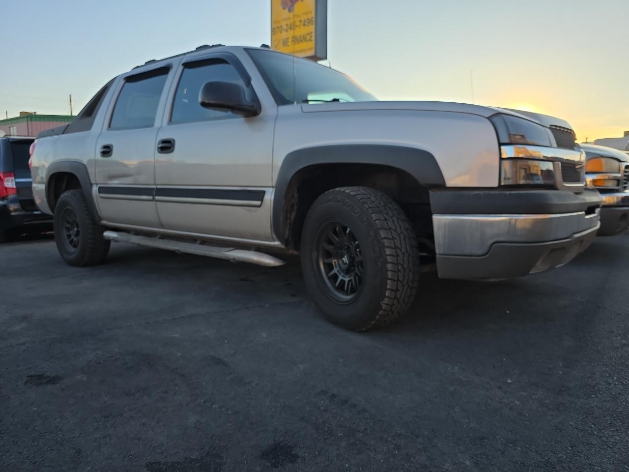Chevrolet Avalanche 1500 5dr Crew Cab 130" WB 4WD Z71 2004
