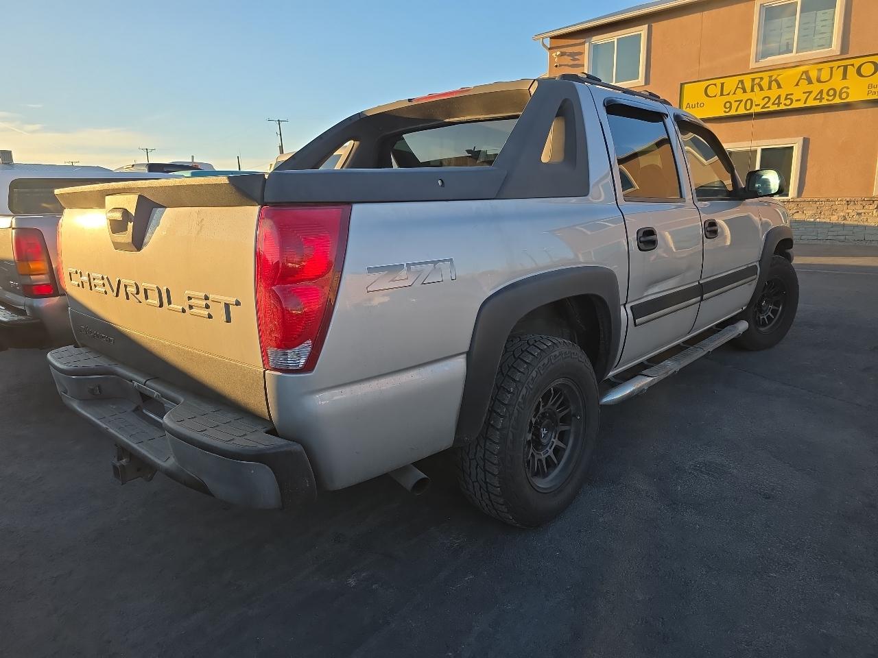 Chevrolet Avalanche 1500 5dr Crew Cab 130" WB 4WD Z71 2004