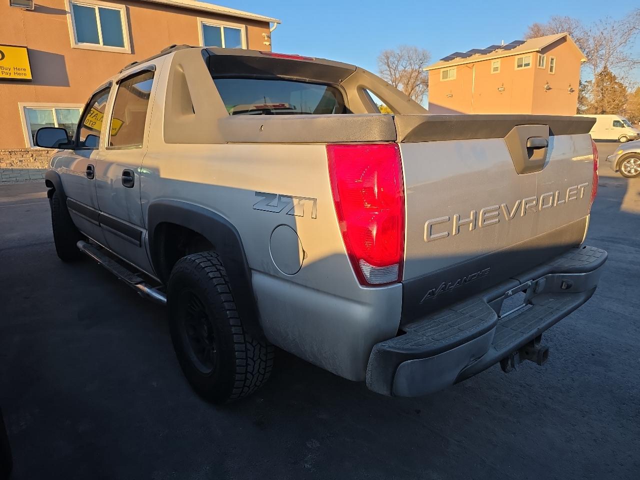 Chevrolet Avalanche 1500 5dr Crew Cab 130" WB 4WD Z71 2004