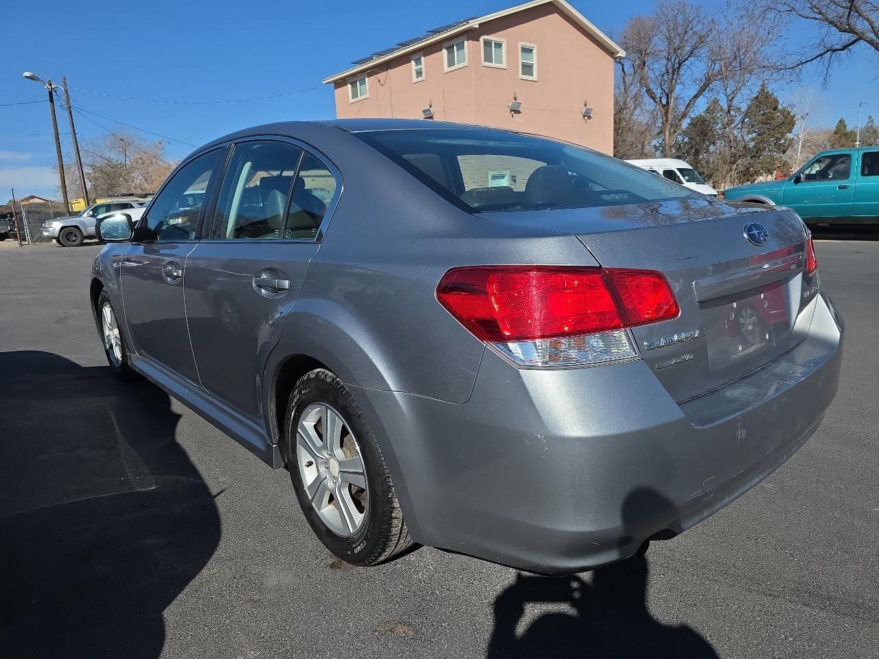 Subaru Legacy 4dr Sdn H4 Auto 2.5i 2010