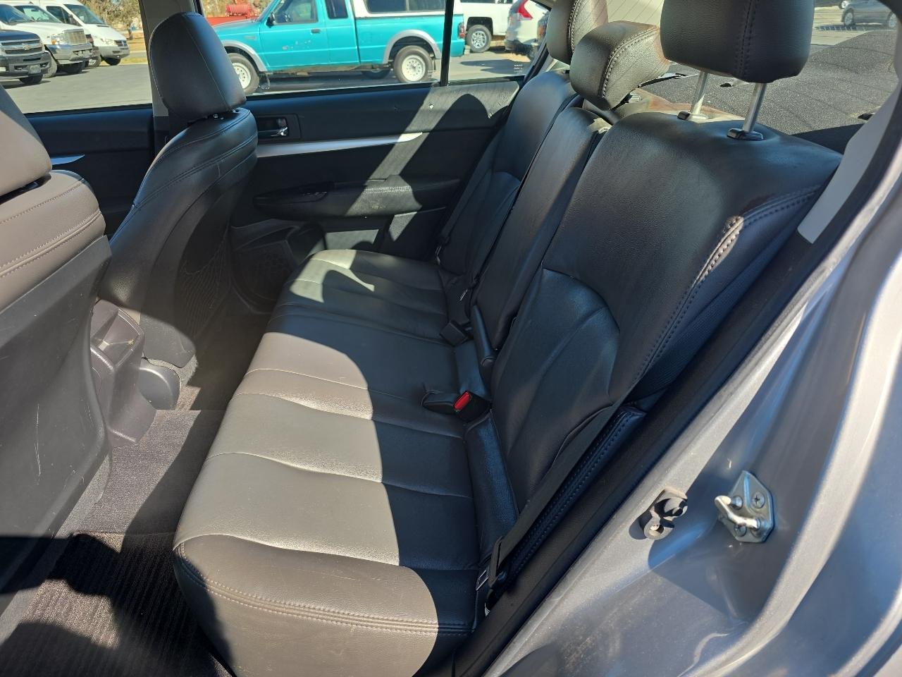 Subaru Legacy 4dr Sdn H4 Auto 2.5i 2010