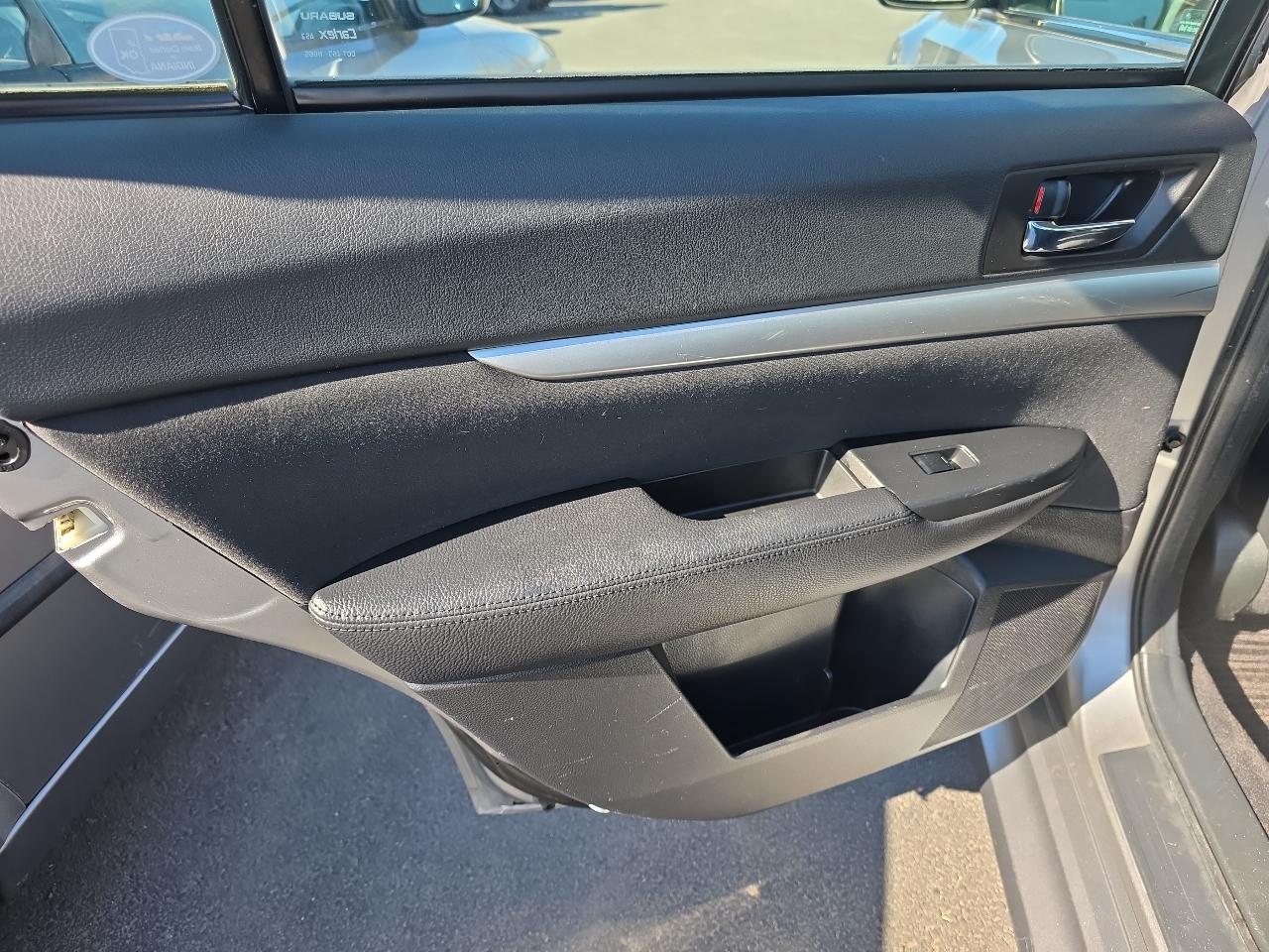 Subaru Legacy 4dr Sdn H4 Auto 2.5i 2010