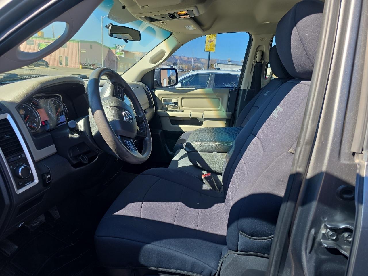 RAM 1500 4WD Quad Cab 140.5" SLT 2012