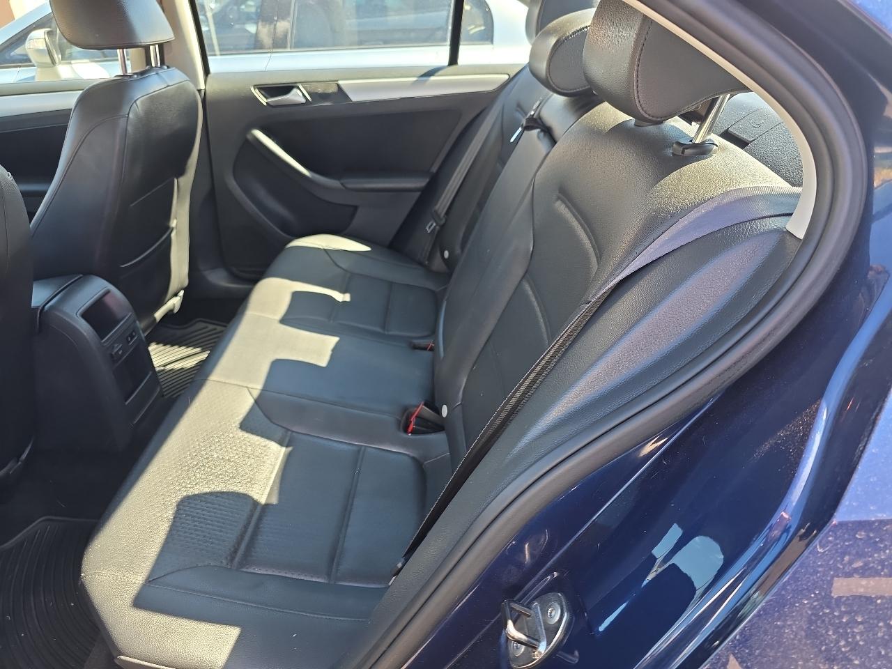 Volkswagen Jetta Sedan 4dr Auto SE PZEV 2014