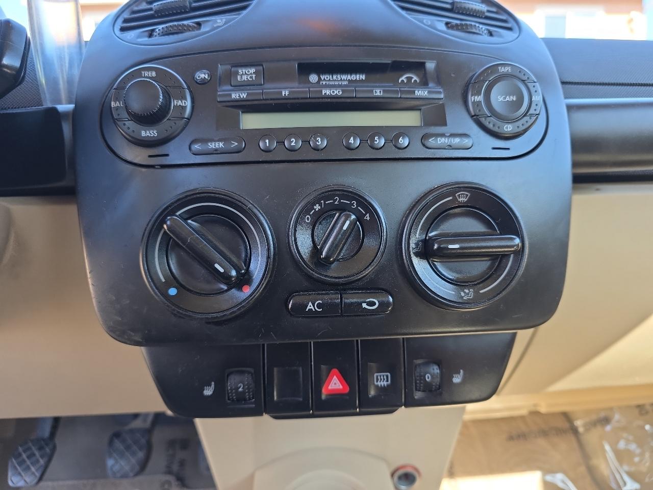 Volkswagen New Beetle 2dr Cpe GLS TDI Auto 2000