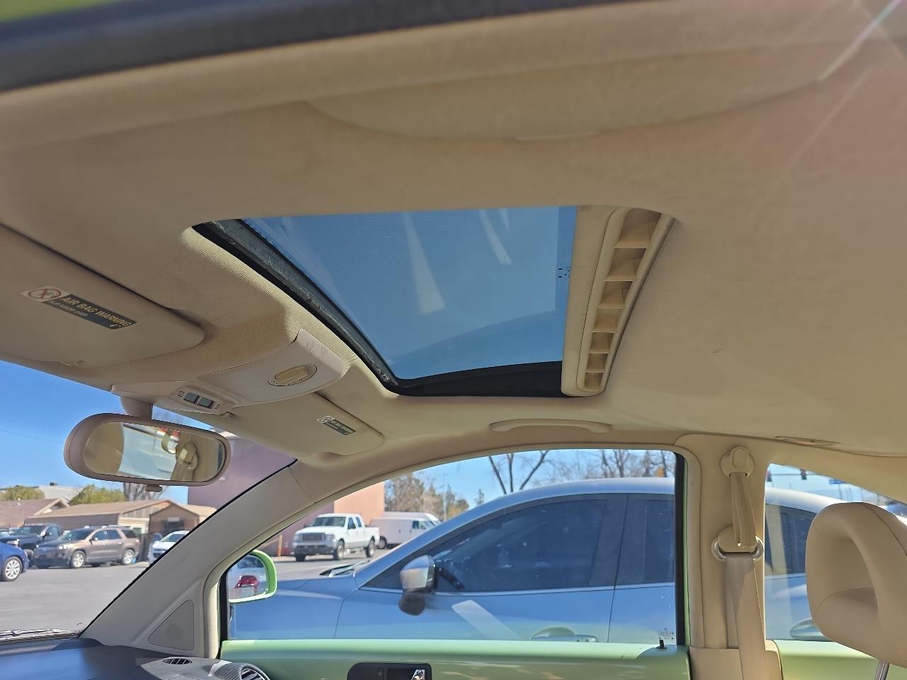 Volkswagen New Beetle 2dr Cpe GLS TDI Auto 2000