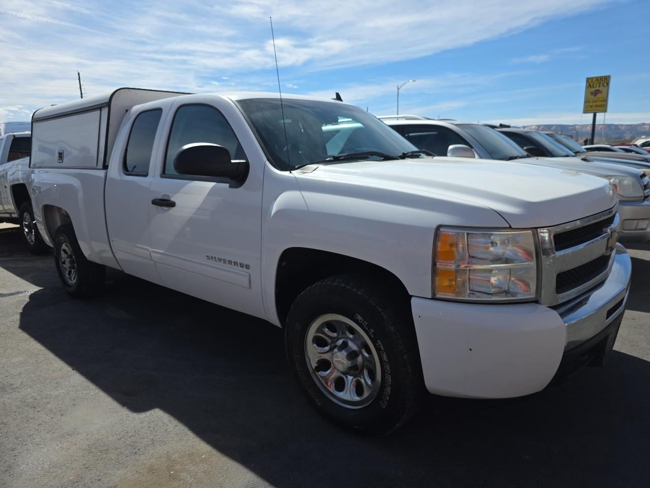 Chevrolet Silverado 1500 4WD Ext Cab 143.5" LT 2011