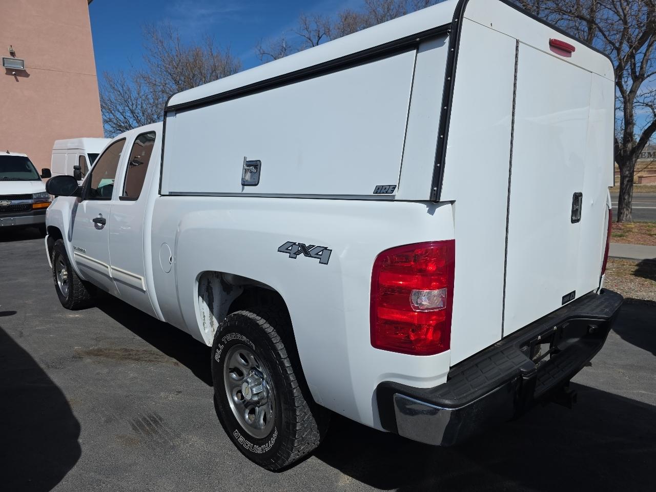 Chevrolet Silverado 1500 4WD Ext Cab 143.5" LT 2011
