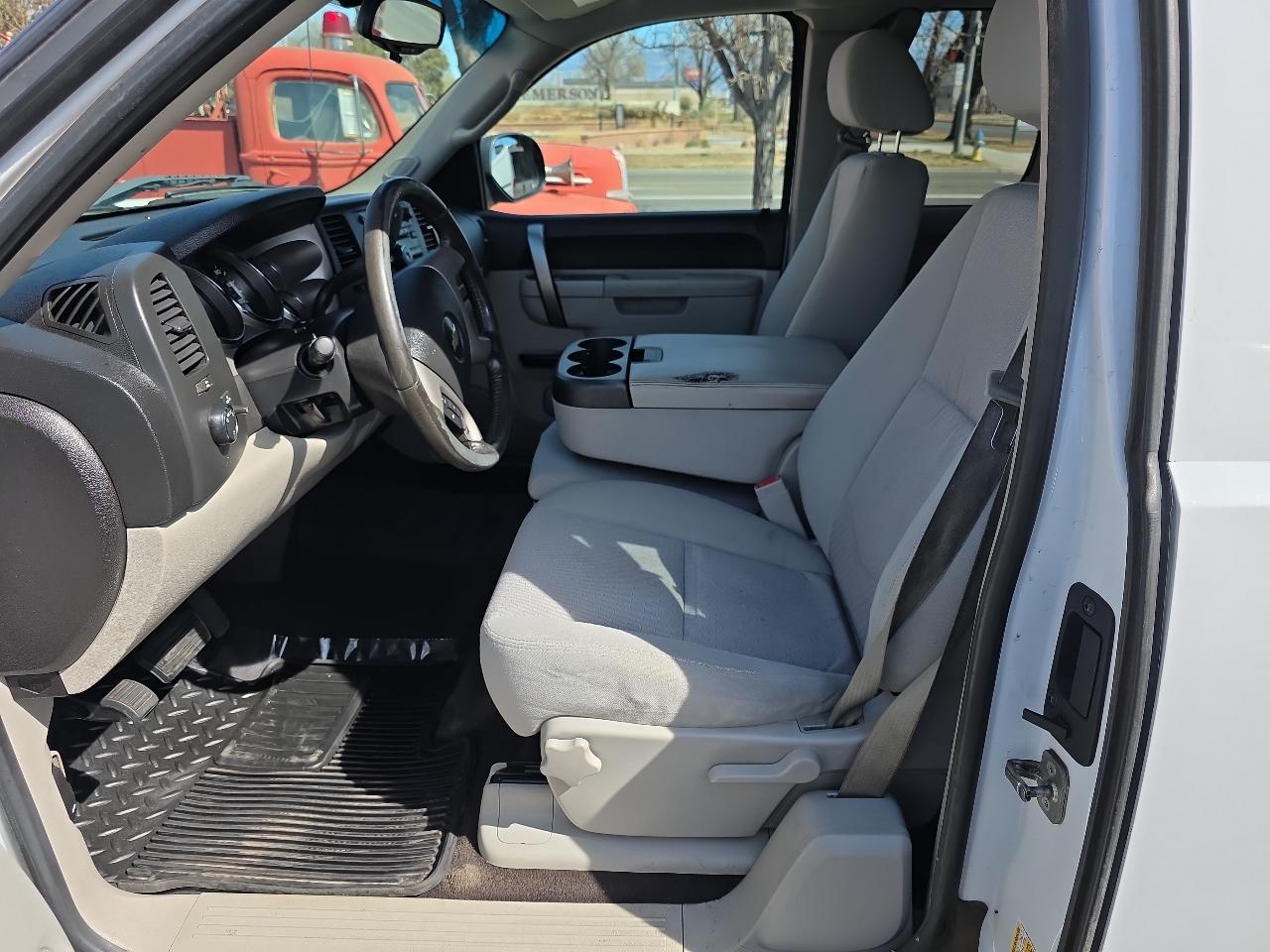 Chevrolet Silverado 1500 4WD Ext Cab 143.5" LT 2011