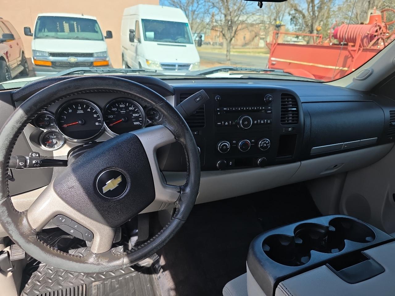 Chevrolet Silverado 1500 4WD Ext Cab 143.5" LT 2011