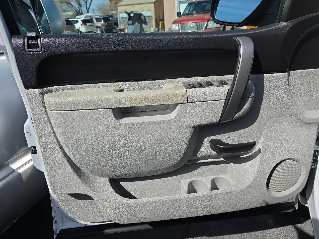 Chevrolet Silverado 1500 4WD Ext Cab 143.5" LT 2011