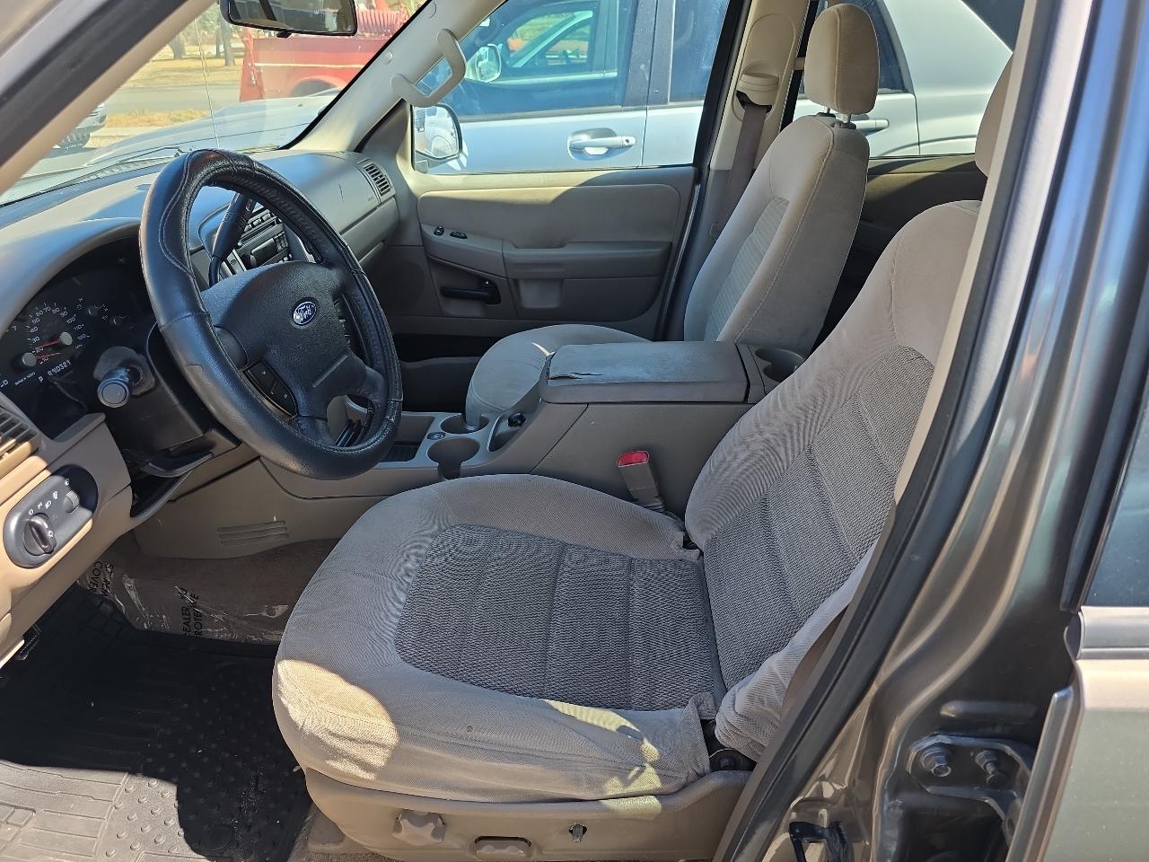 Ford Explorer 4dr 114" WB 4.0L XLT 4WD 2005