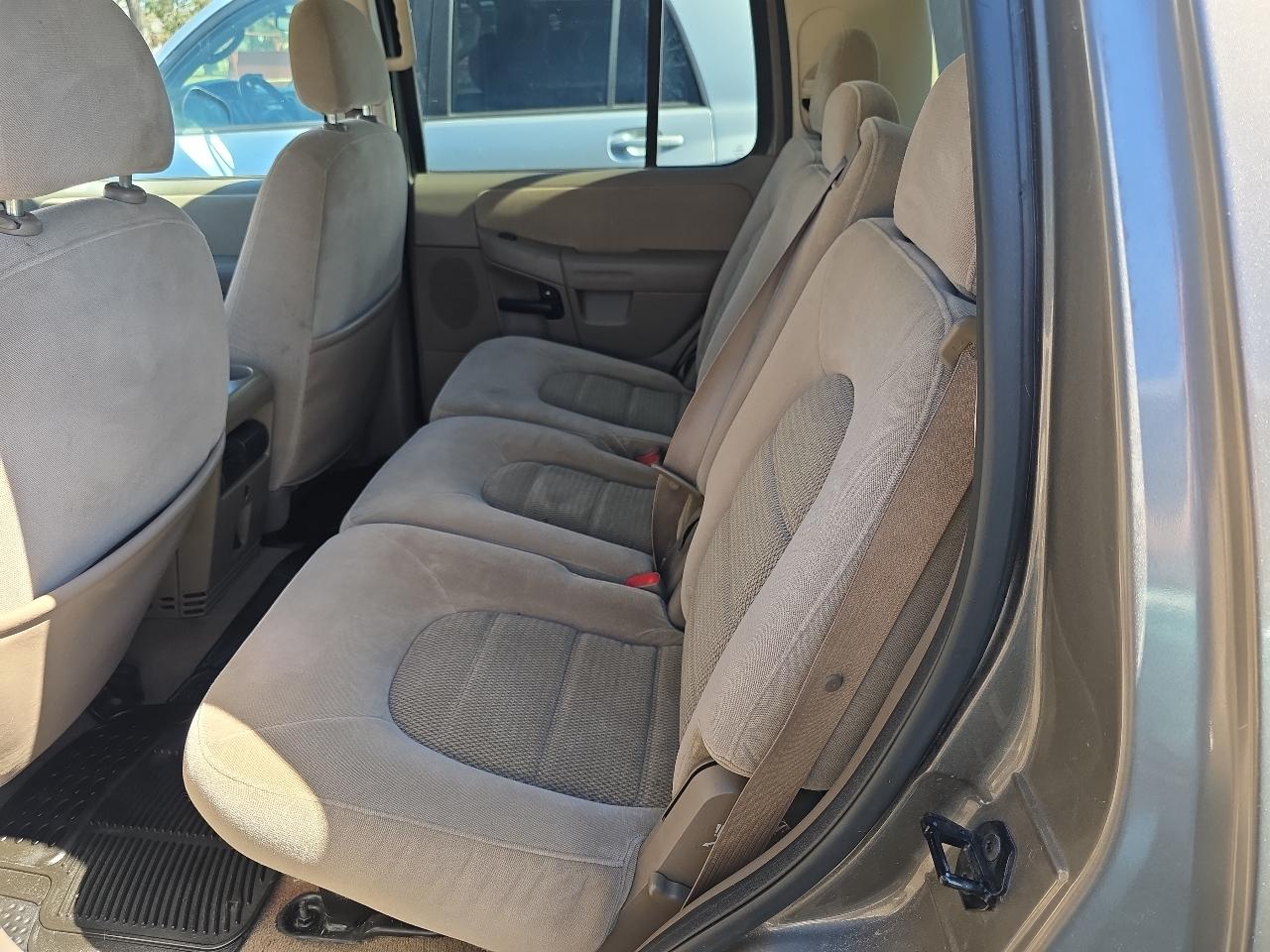 Ford Explorer 4dr 114" WB 4.0L XLT 4WD 2005