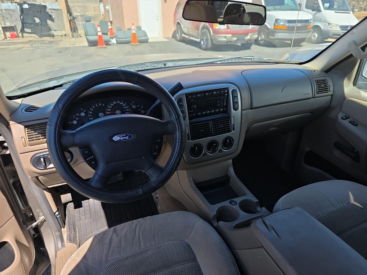 Ford Explorer 4dr 114" WB 4.0L XLT 4WD 2005