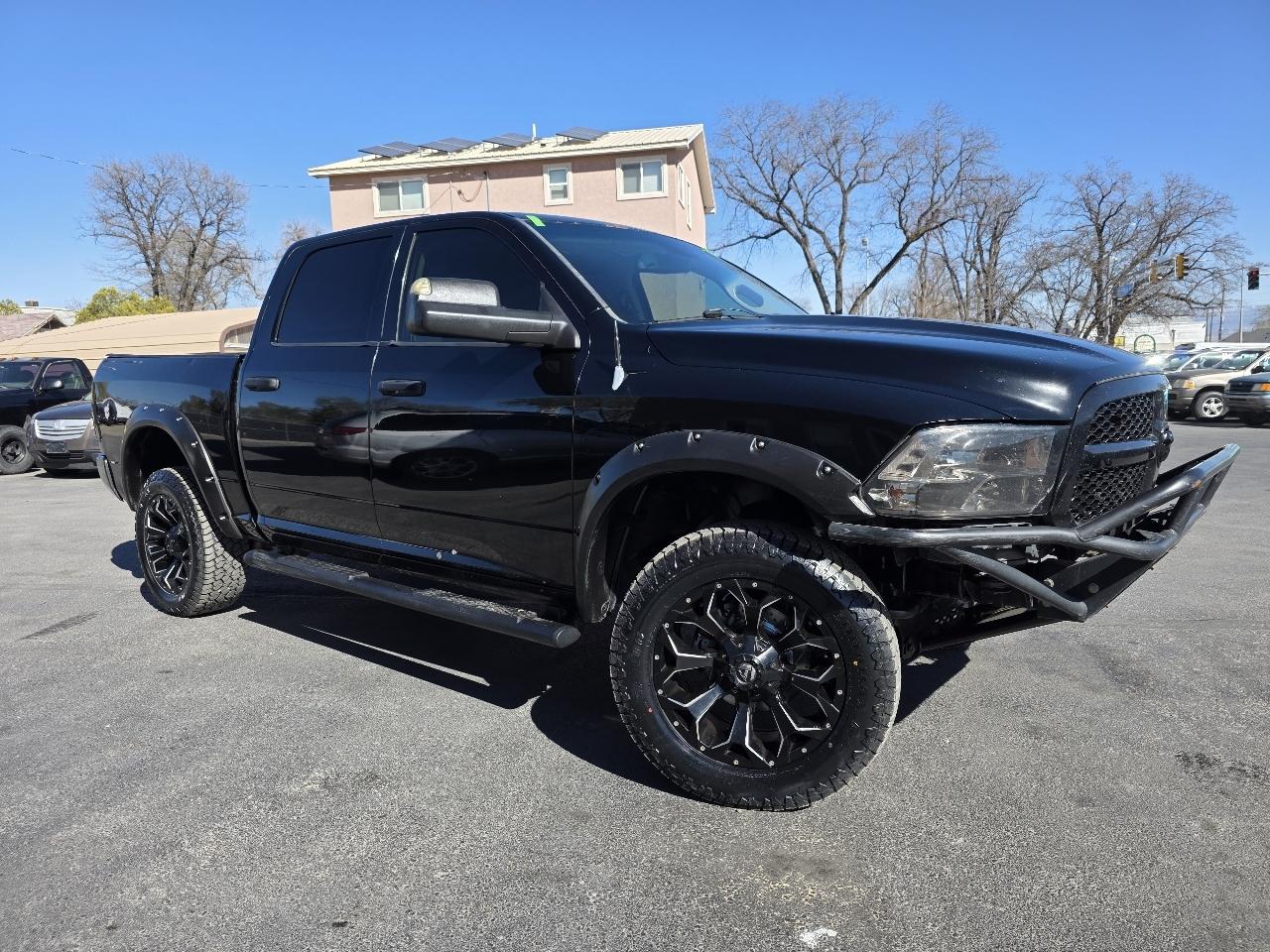 RAM 1500 4WD Crew Cab 140.5" Express 2013