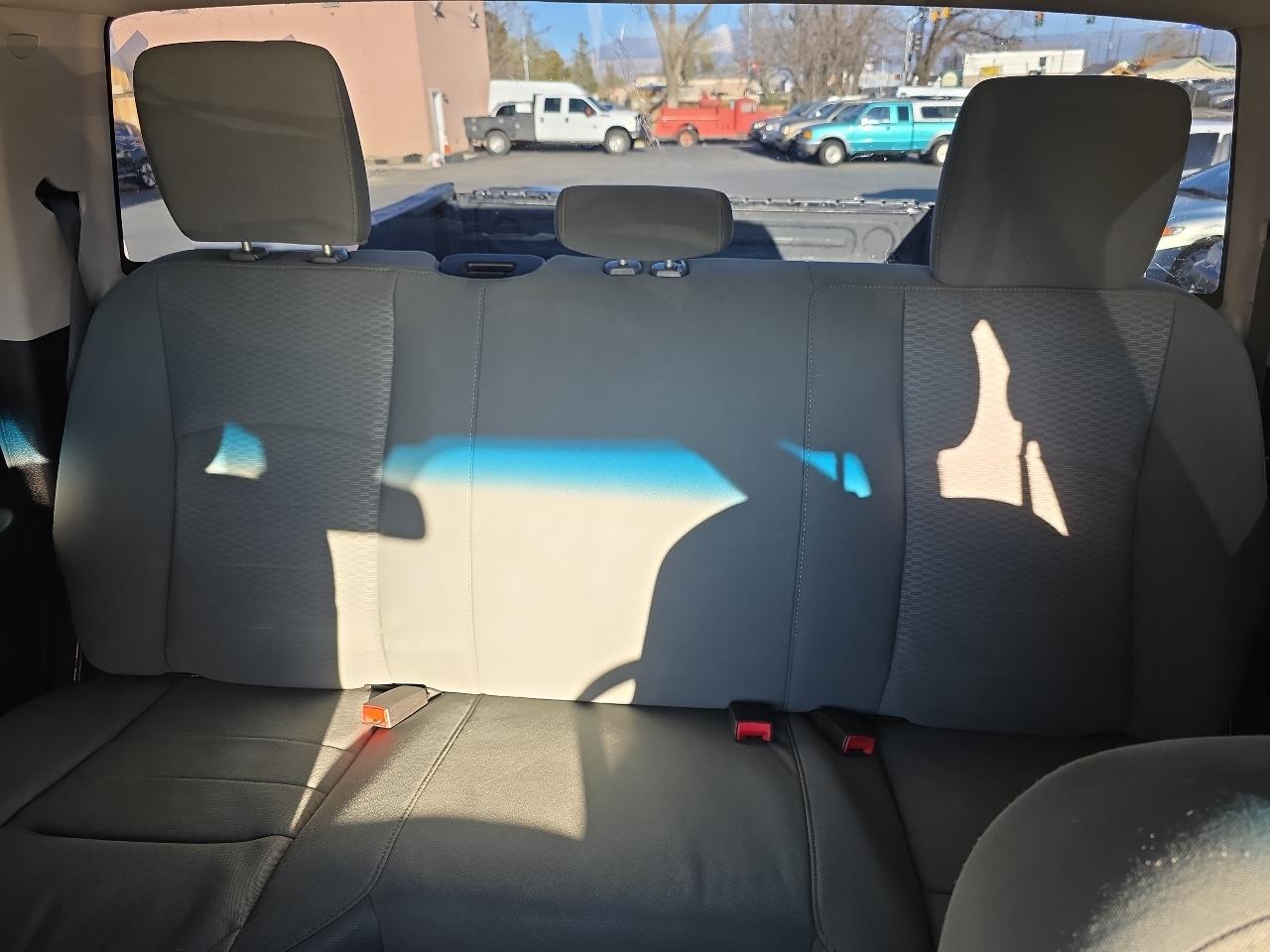 RAM 1500 4WD Crew Cab 140.5" Express 2013