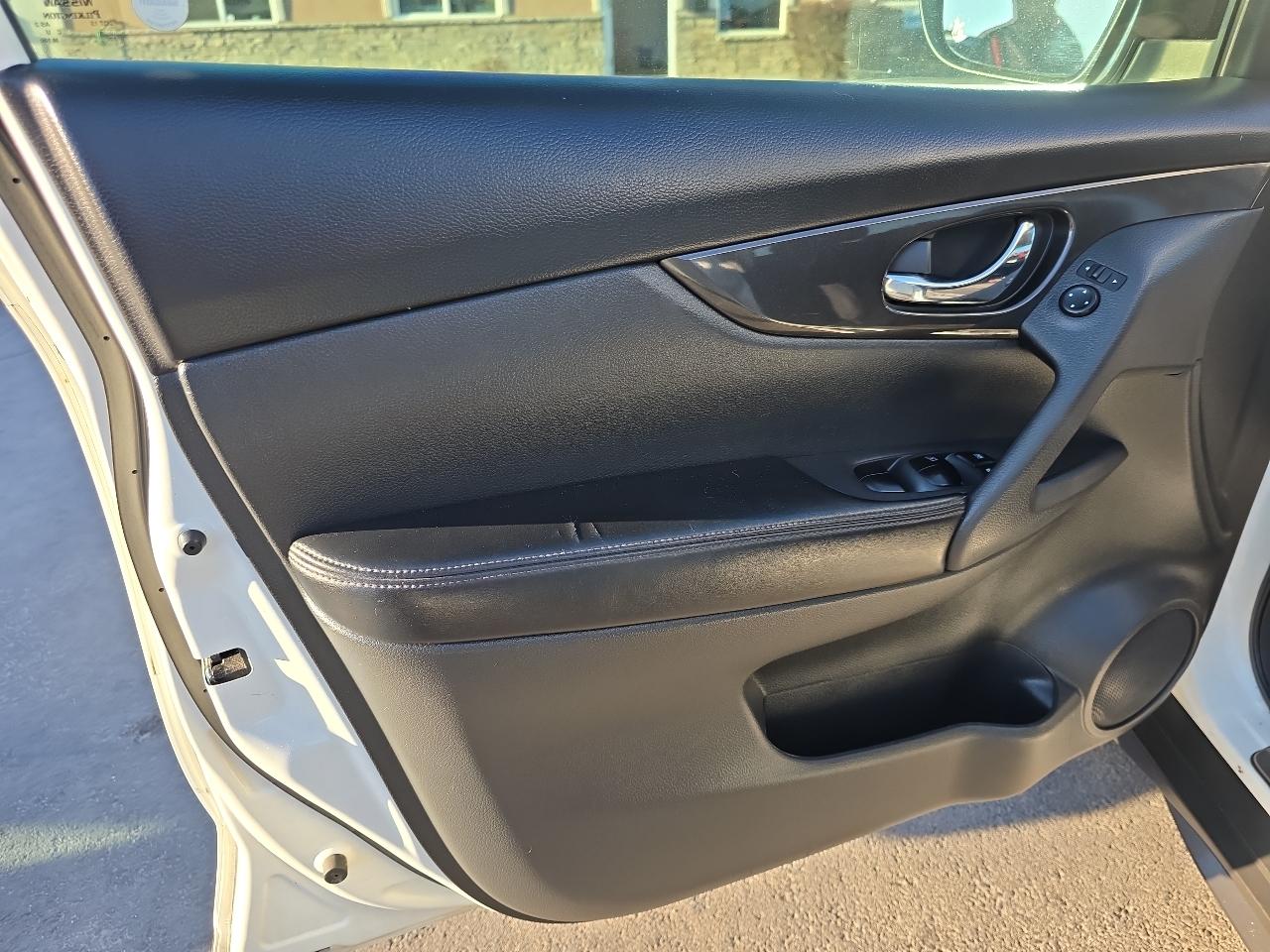 Nissan Rogue AWD SV 2017