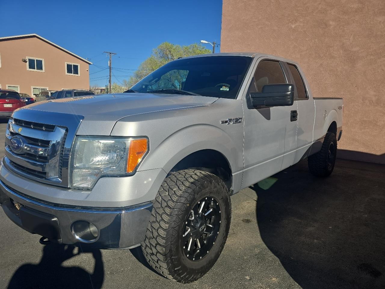2012 Ford F-150 4WD SuperCab 145" Lariat