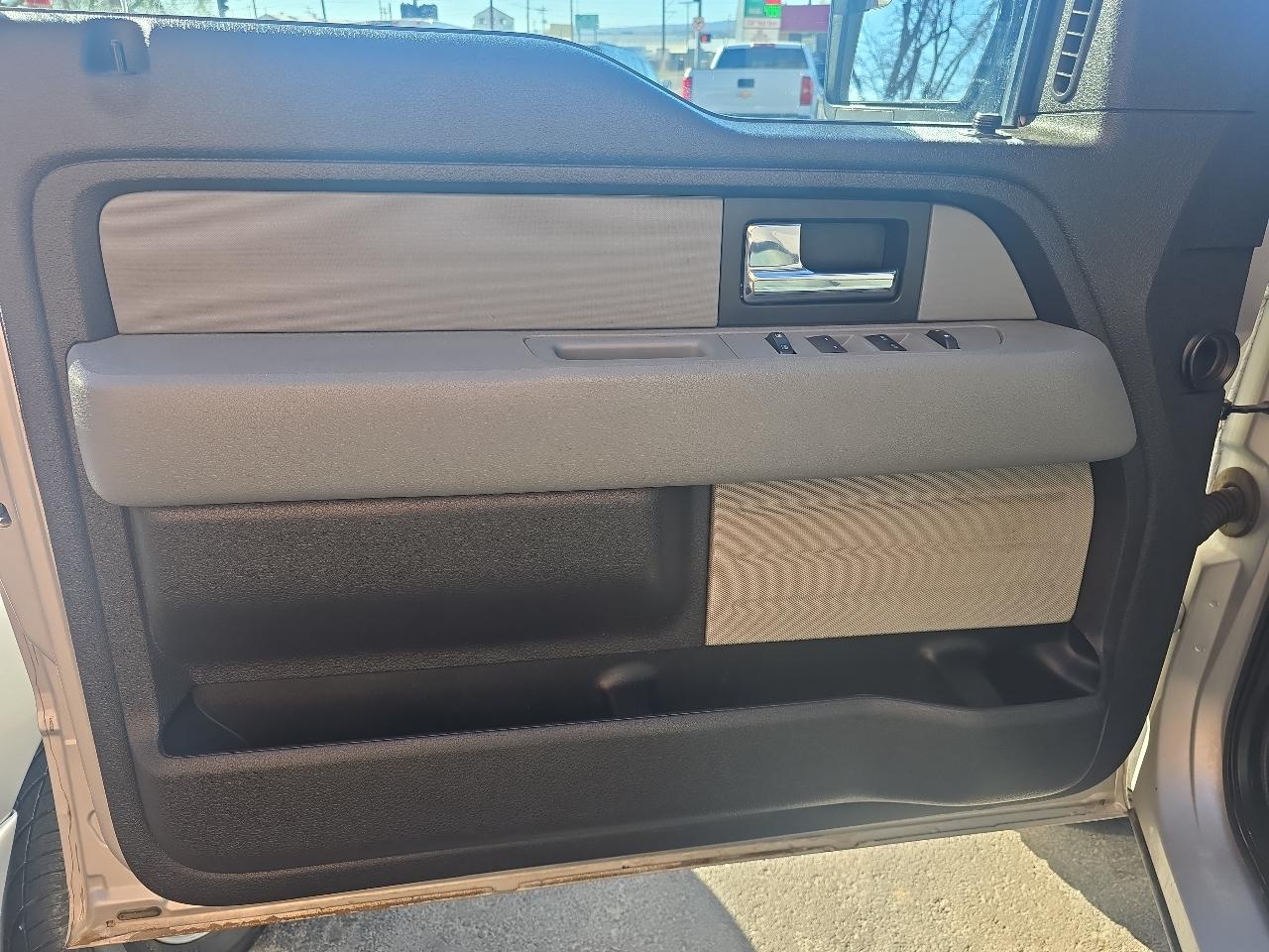 Ford F-150 4WD SuperCab 145" Lariat 2012