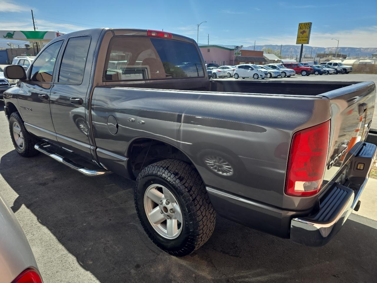 Dodge Ram 1500 4dr Quad Cab 140.5" WB 4WD SLT 2003