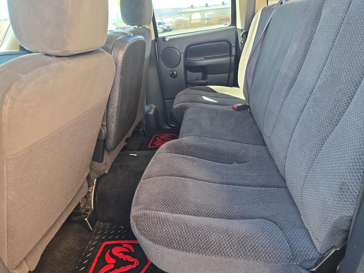 Dodge Ram 1500 4dr Quad Cab 140.5" WB 4WD SLT 2003