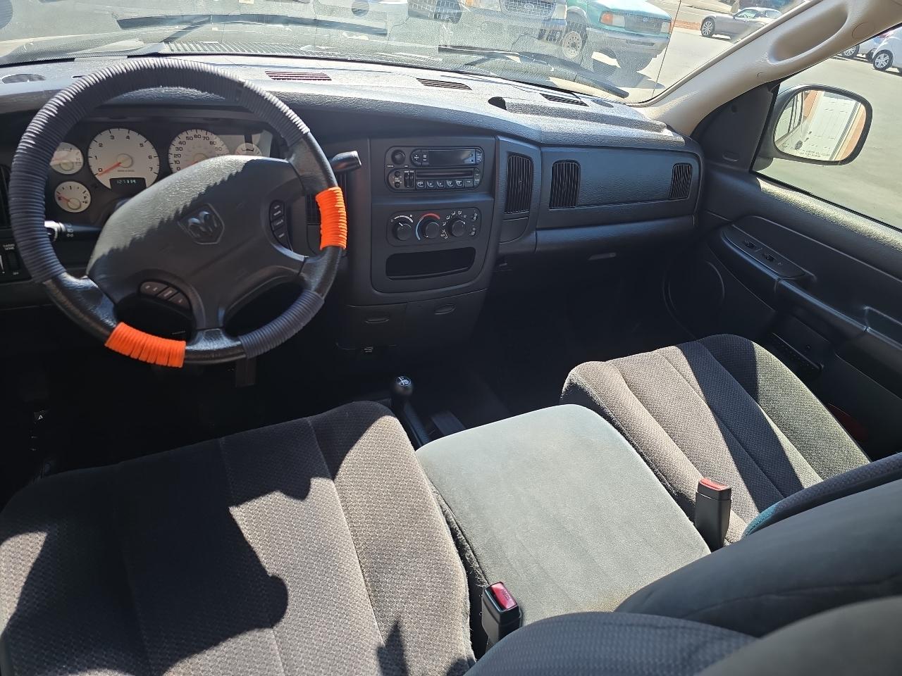 Dodge Ram 1500 4dr Quad Cab 140.5" WB 4WD SLT 2003