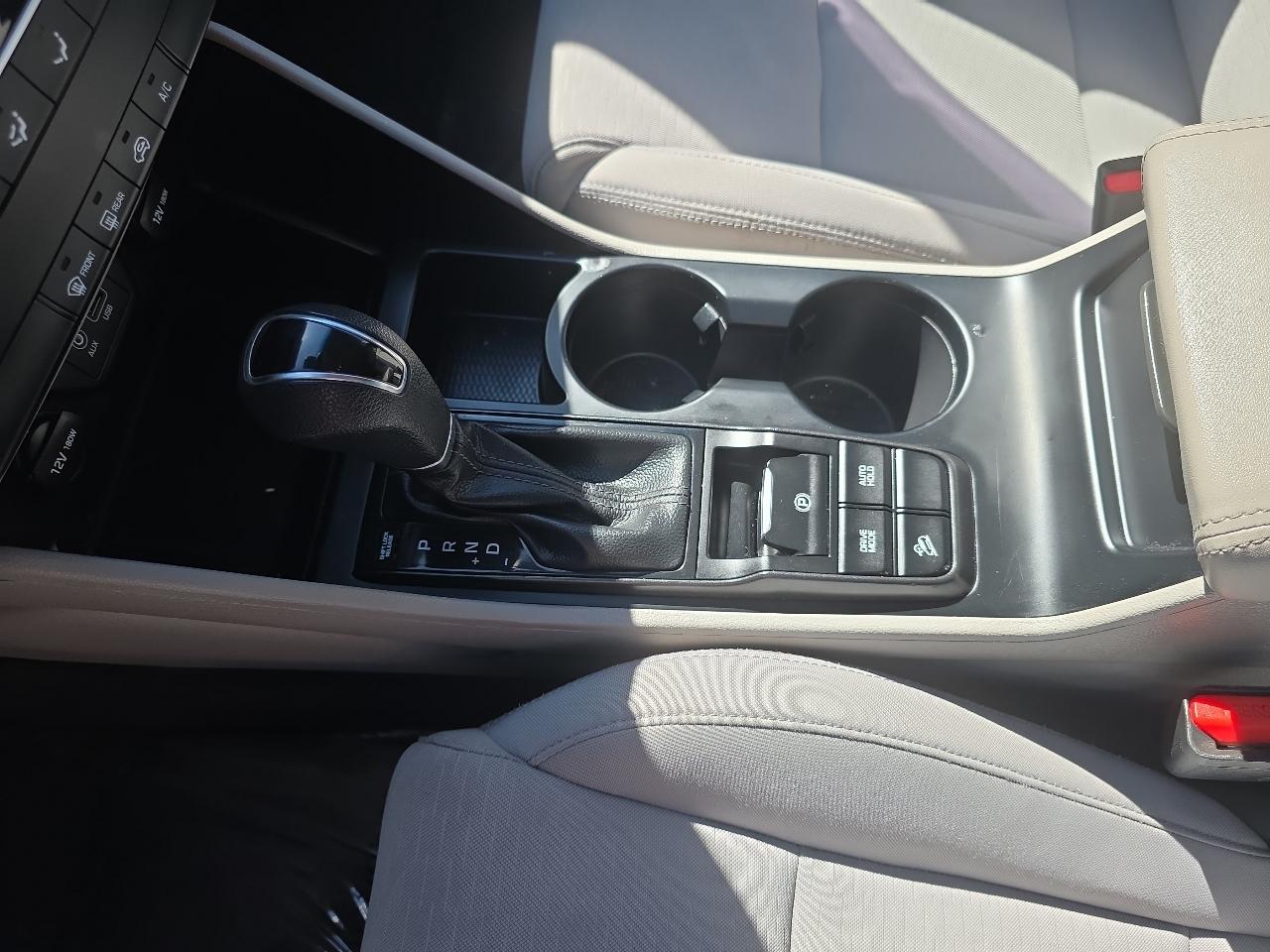 Hyundai Elantra Limited IVT 2020