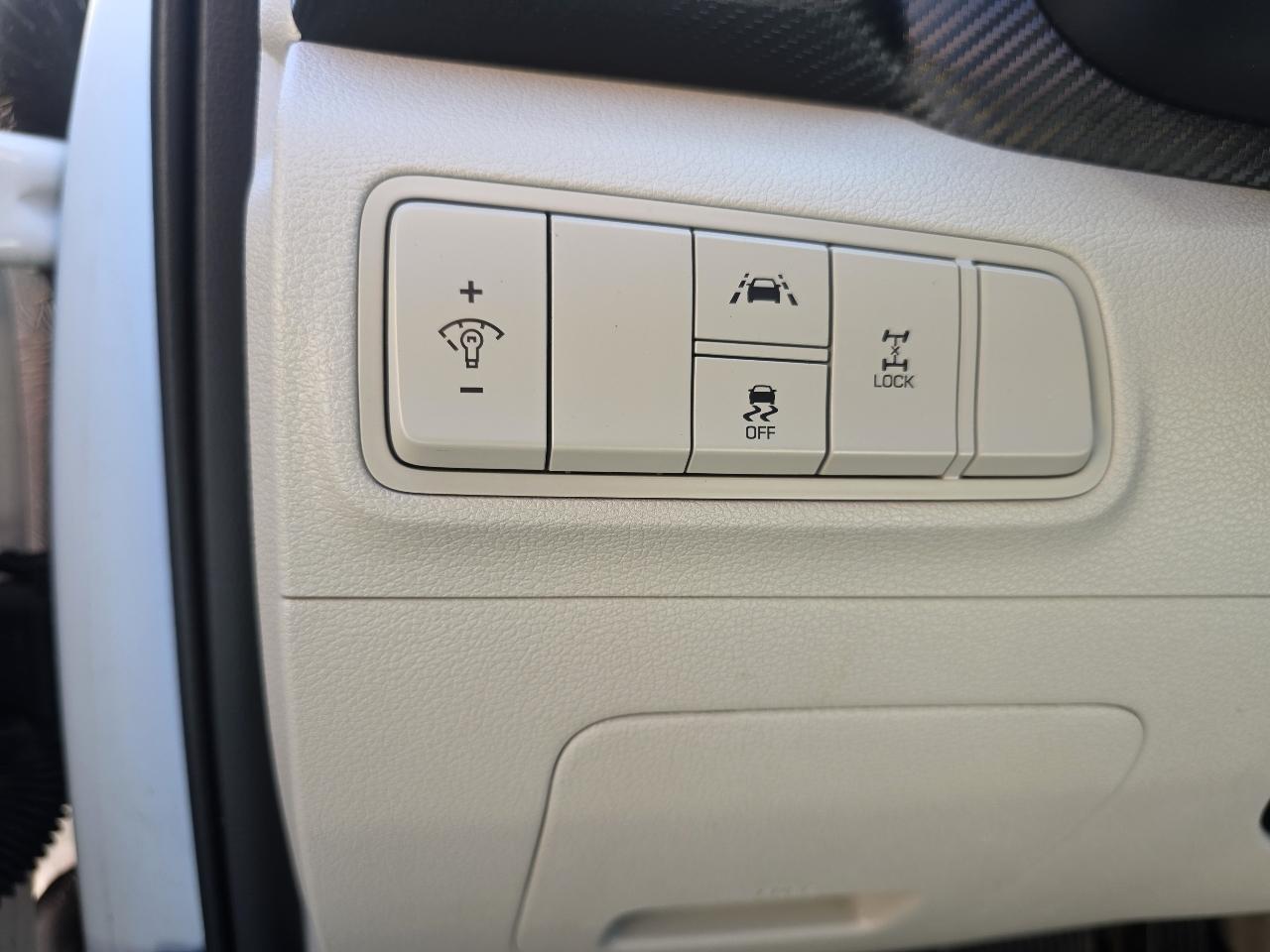 Hyundai Elantra Limited IVT 2020