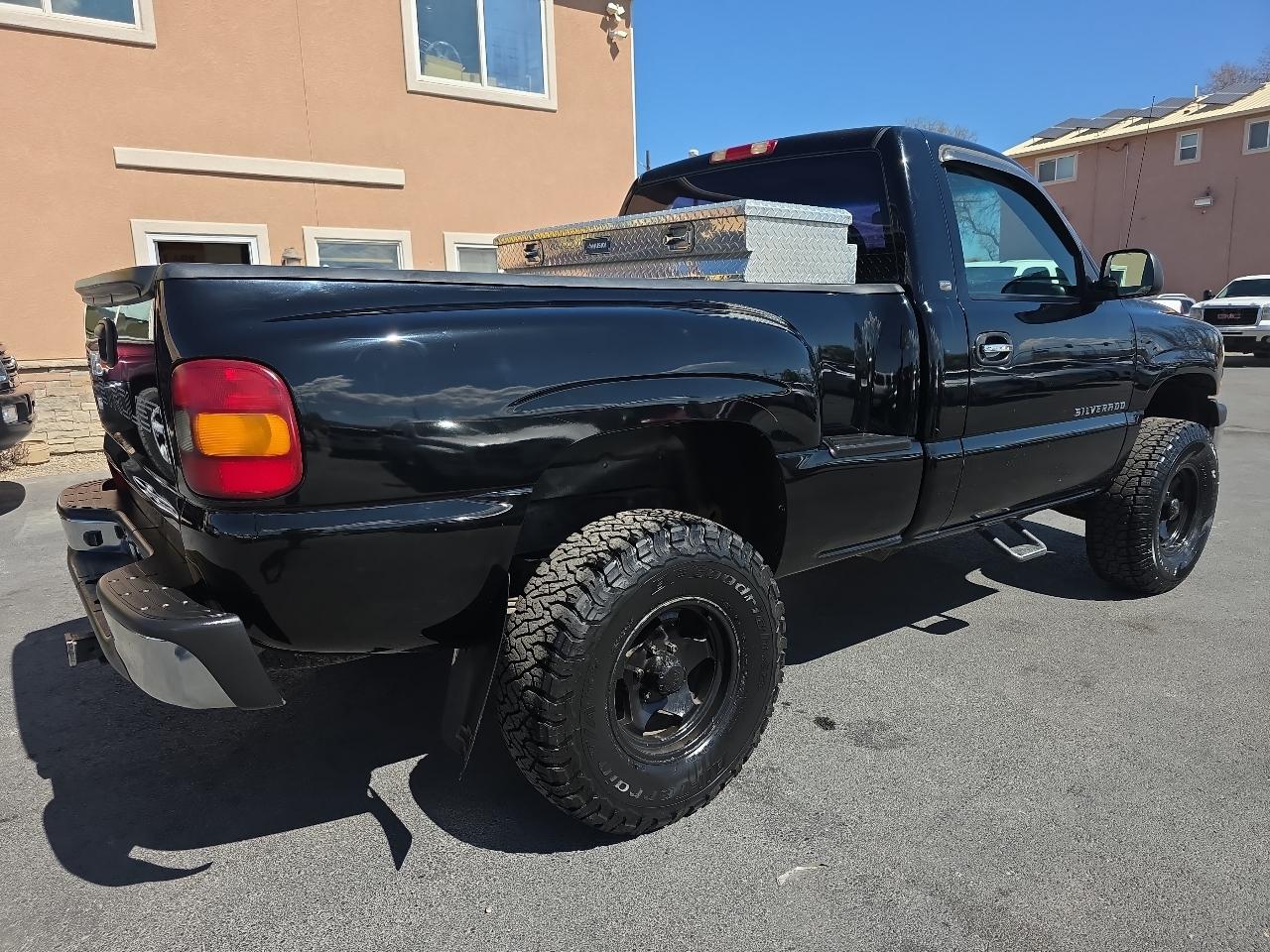 Chevrolet Silverado 1500 1LT Regular Cab 4WD 2002