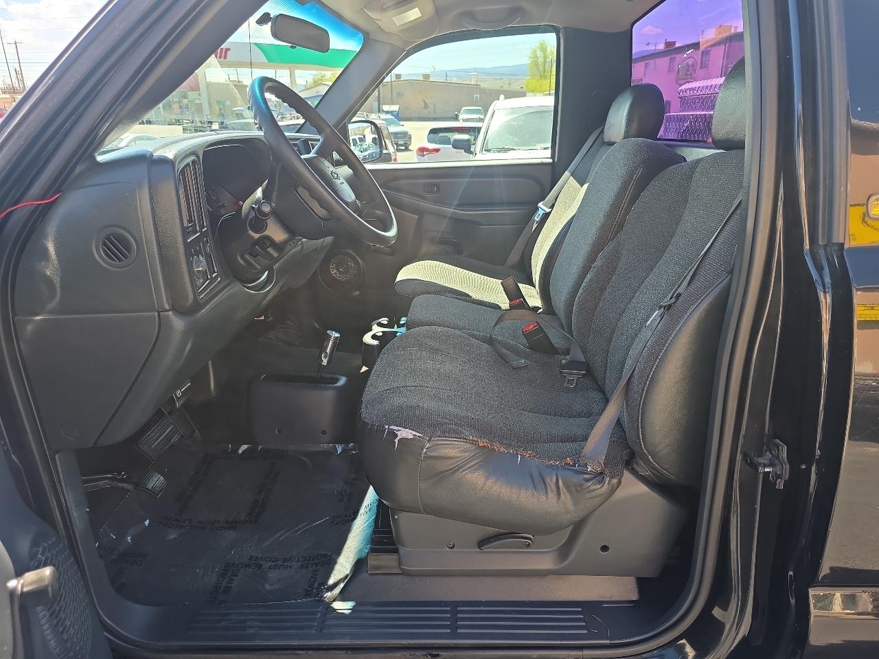 Chevrolet Silverado 1500 1LT Regular Cab 4WD 2002