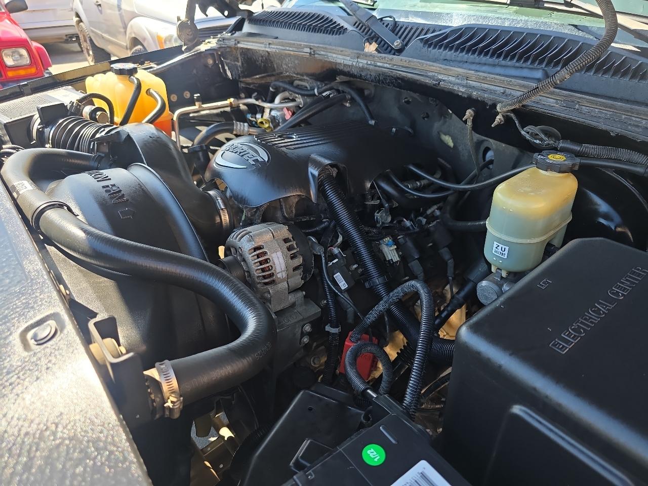 Chevrolet Silverado 1500 1LT Regular Cab 4WD 2002