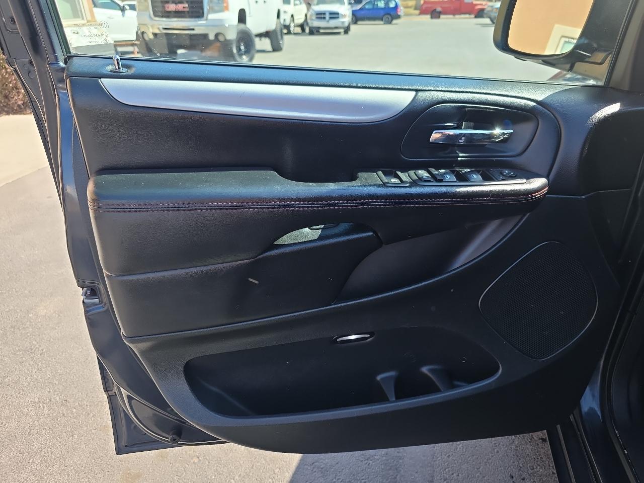 Dodge Grand Caravan 4dr Wgn R/T 2014