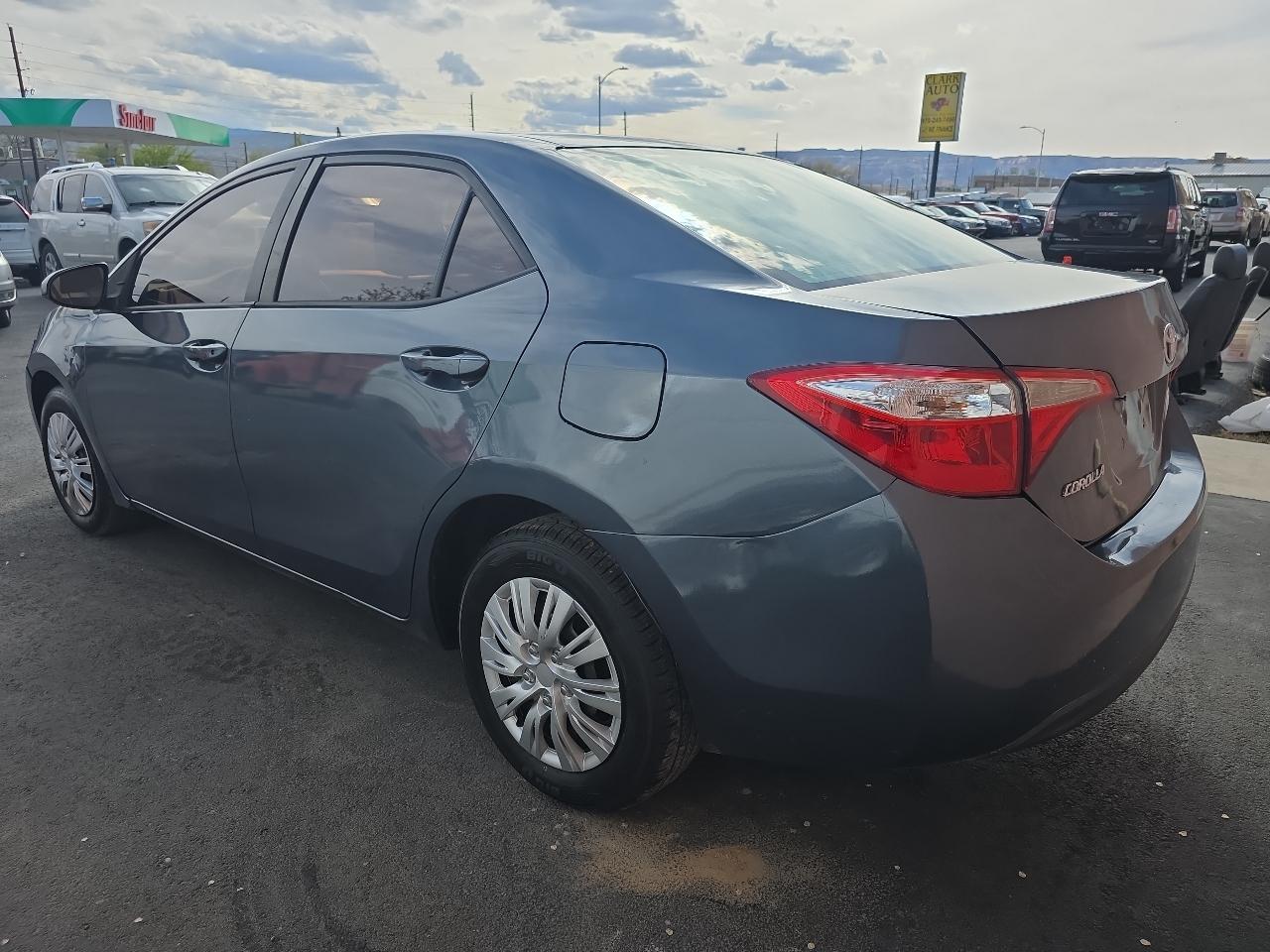 Toyota Corolla 4dr Sdn CVT LE Premium (Natl) 2015