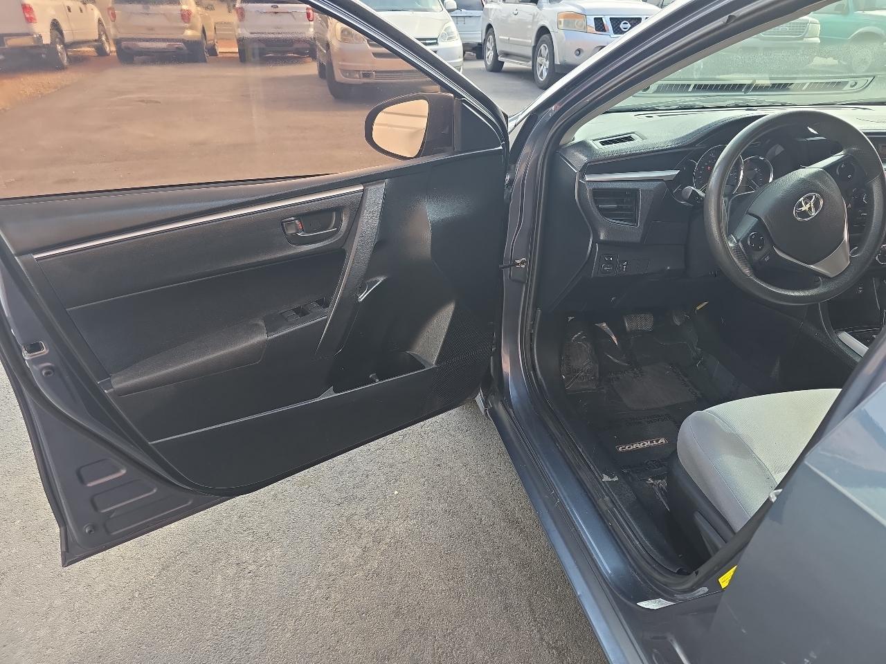 Toyota Corolla 4dr Sdn CVT LE Premium (Natl) 2015