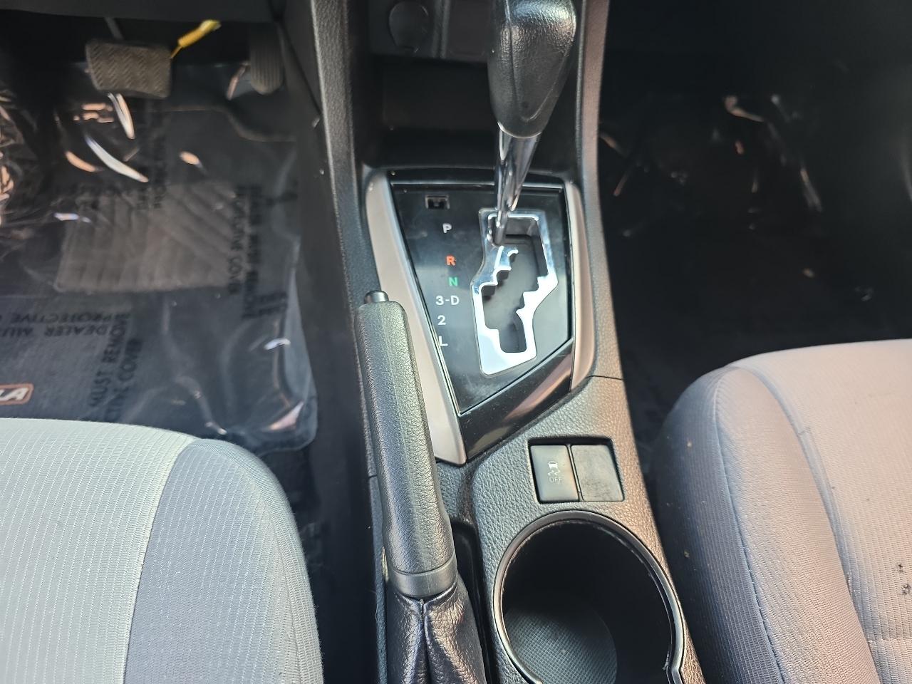 Toyota Corolla 4dr Sdn CVT LE Premium (Natl) 2015