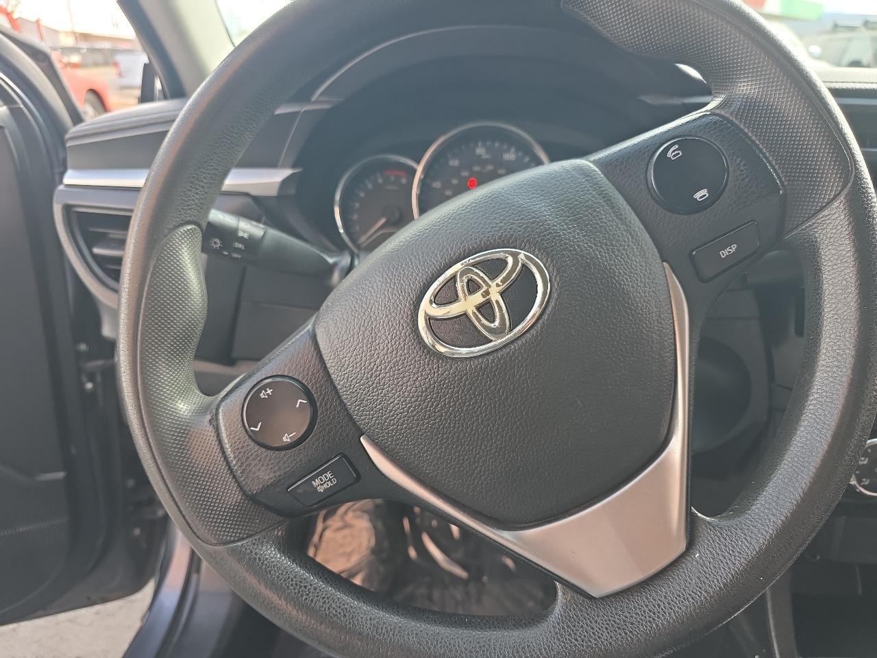 Toyota Corolla 4dr Sdn CVT LE Premium (Natl) 2015
