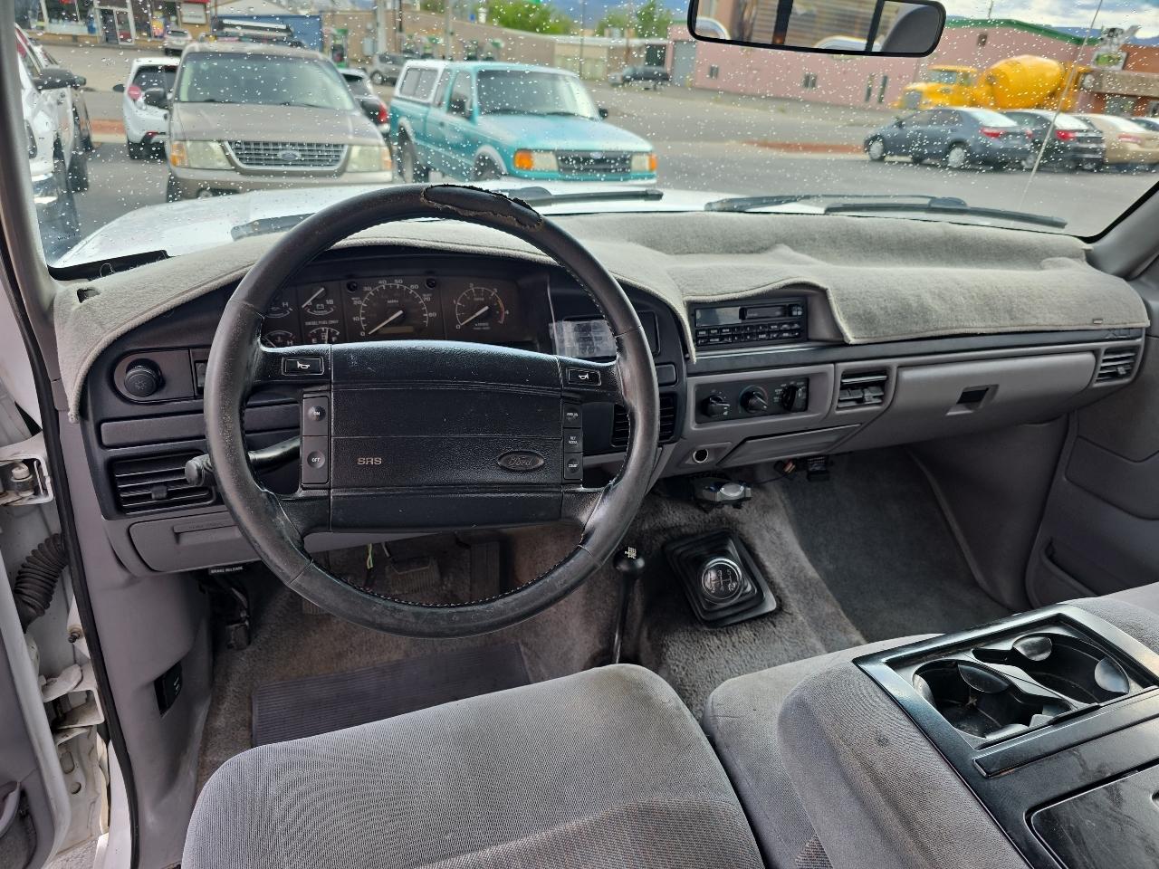 Ford F-350 Crew Cab 4dr 168.4" WB SRW 4WD 1997