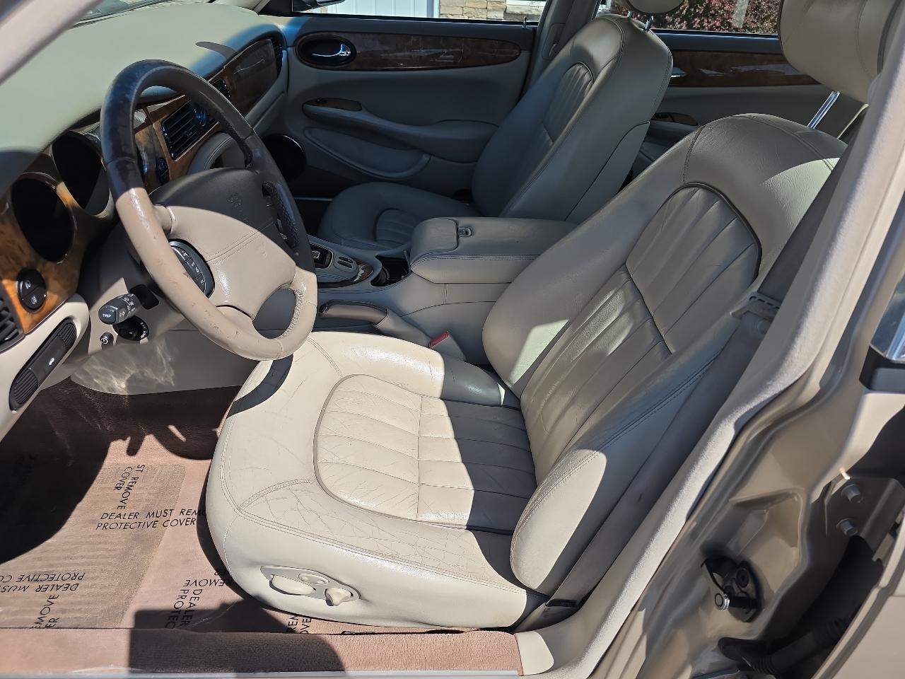 Jaguar XJ 4dr Sdn L 2001