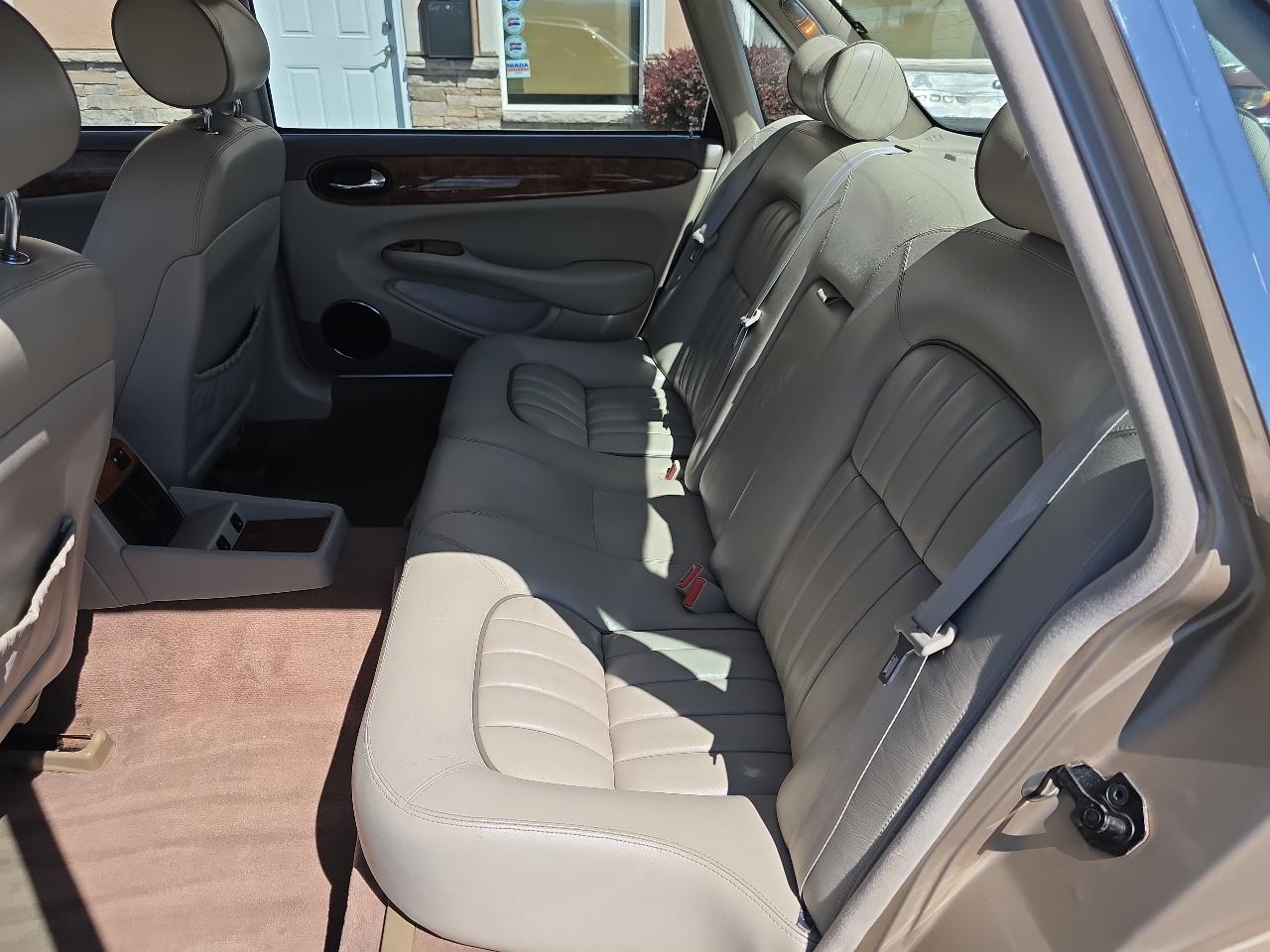 Jaguar XJ 4dr Sdn L 2001