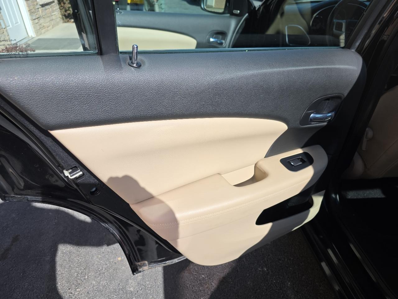 Chrysler 200 4dr Sdn Limited 2013