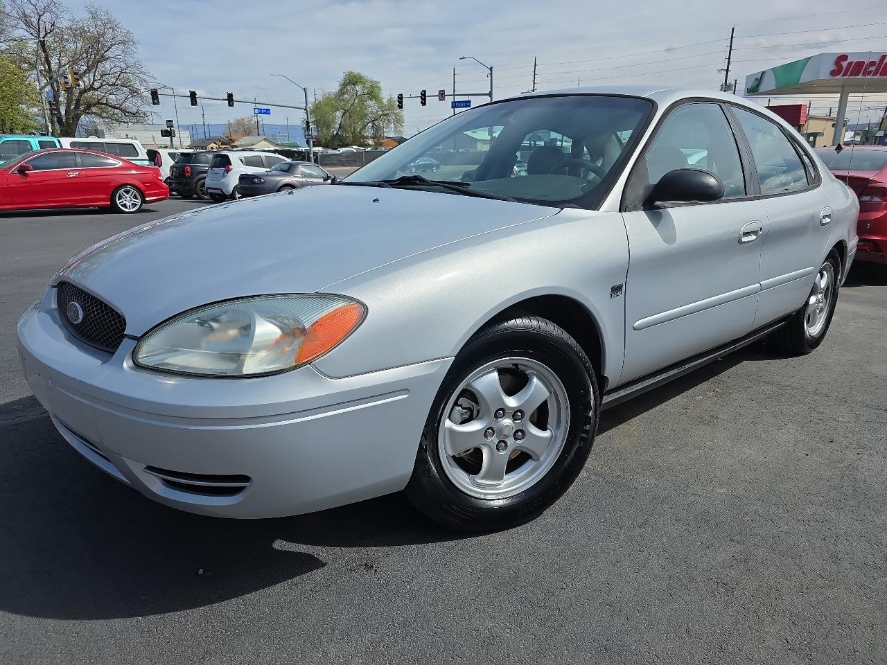 Ford Taurus 4dr Sdn SES 2004