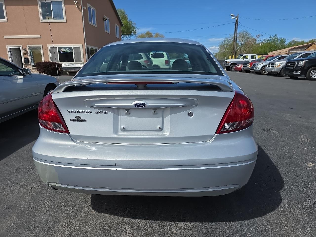 Ford Taurus 4dr Sdn SES 2004