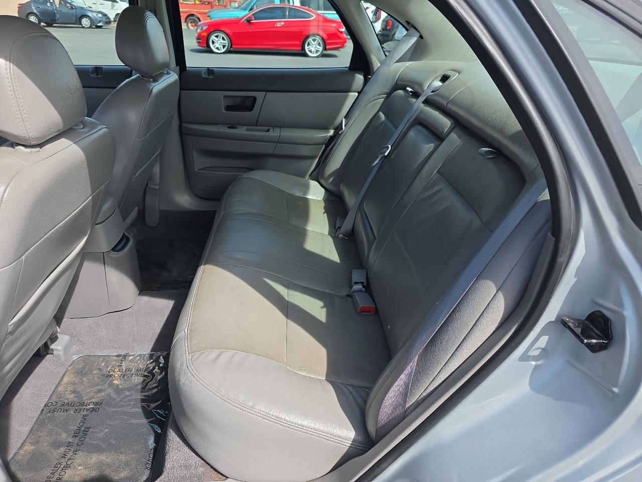 Ford Taurus 4dr Sdn SES 2004