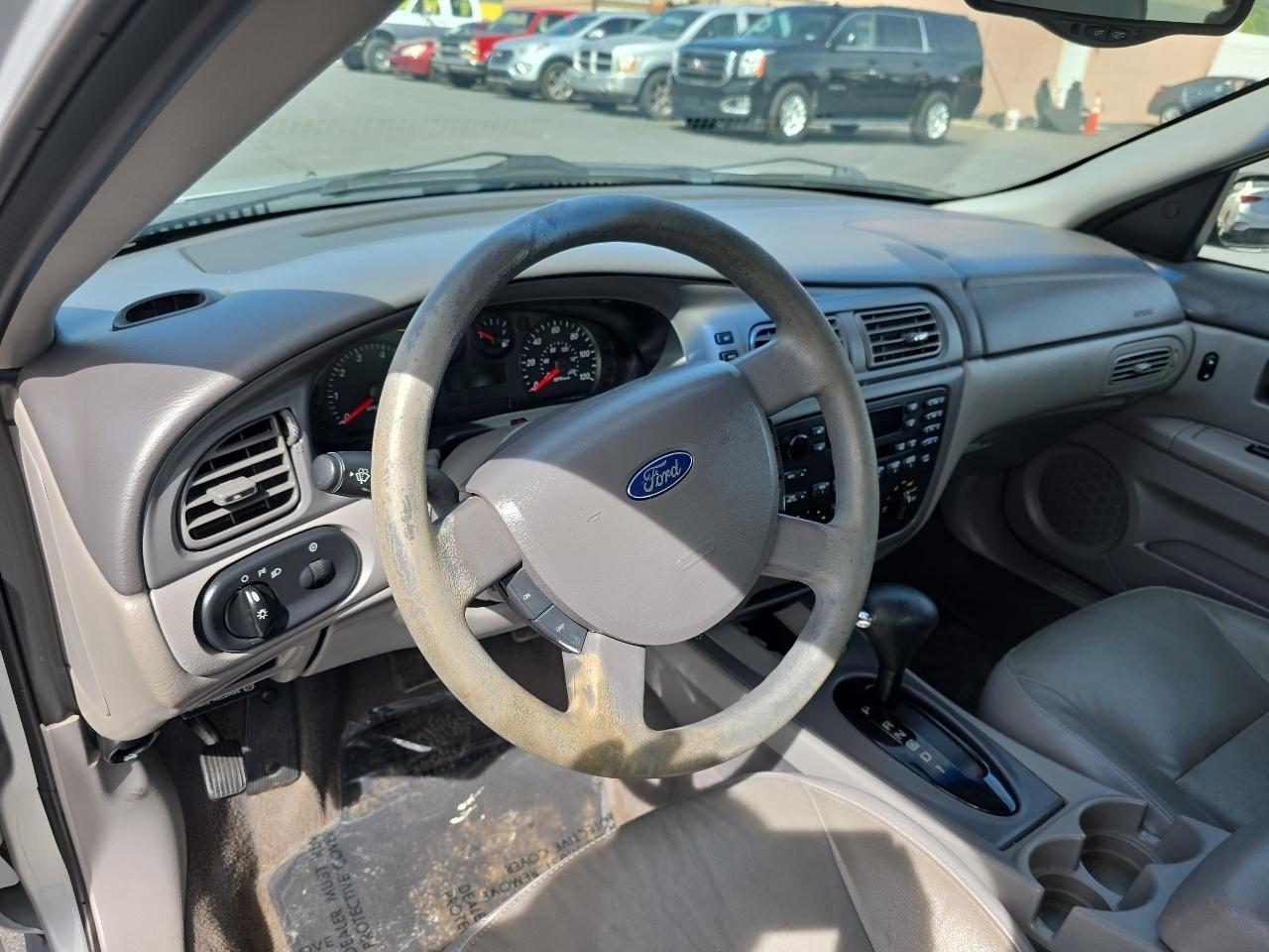 Ford Taurus 4dr Sdn SES 2004