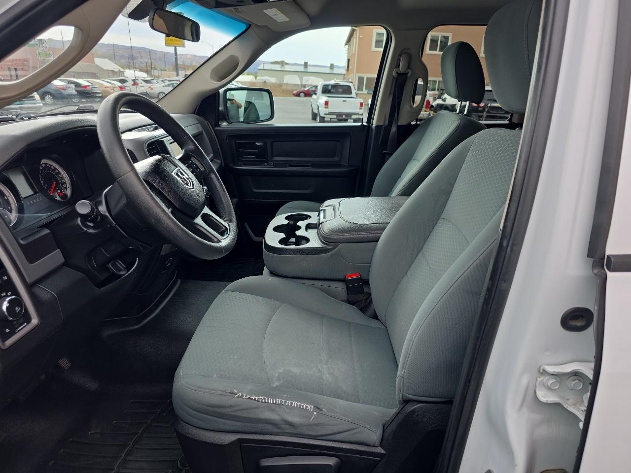 RAM 1500 Express 4x4 Quad Cab 6'4" Box 2018