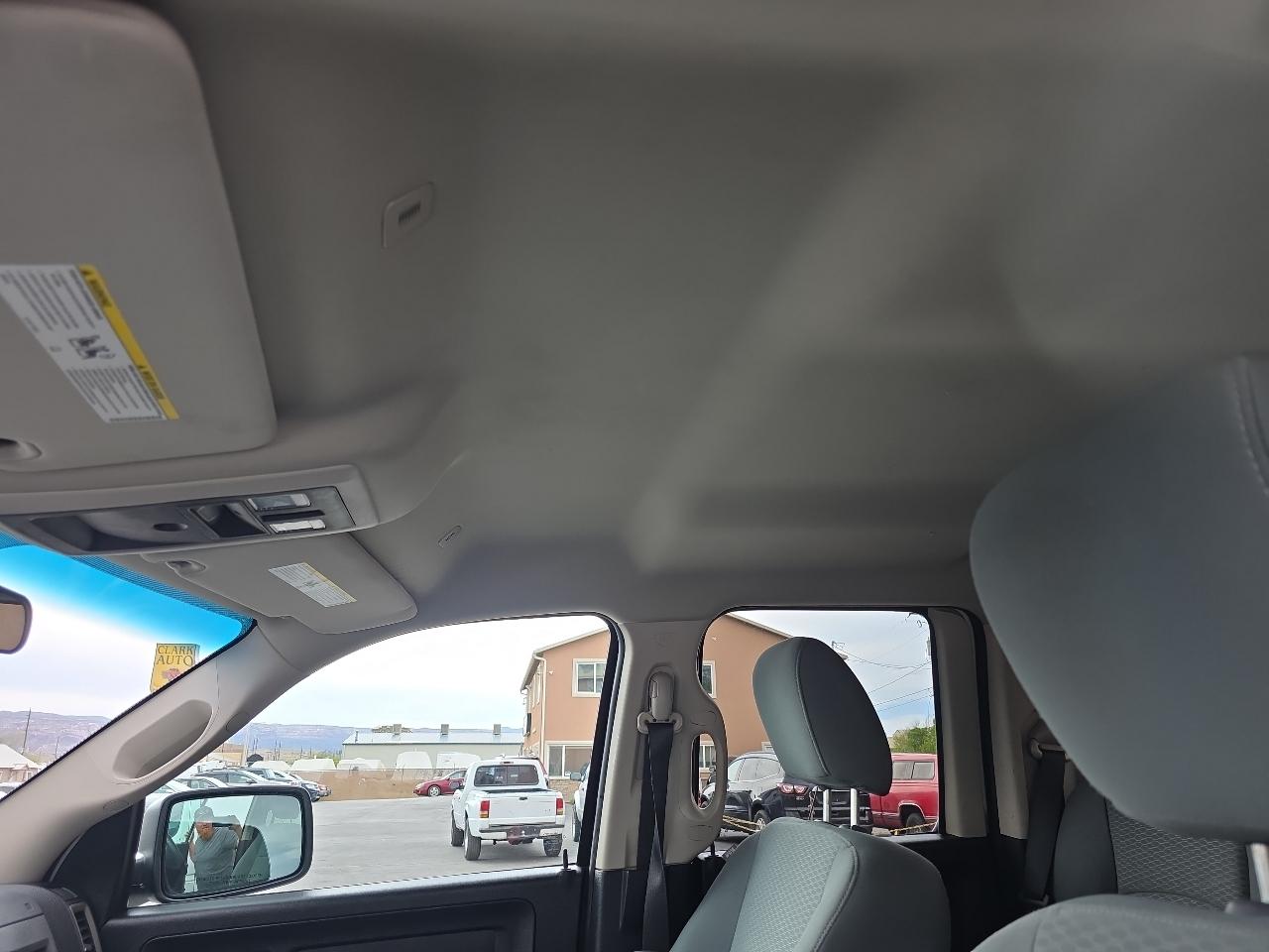 RAM 1500 Express 4x4 Quad Cab 6'4" Box 2018