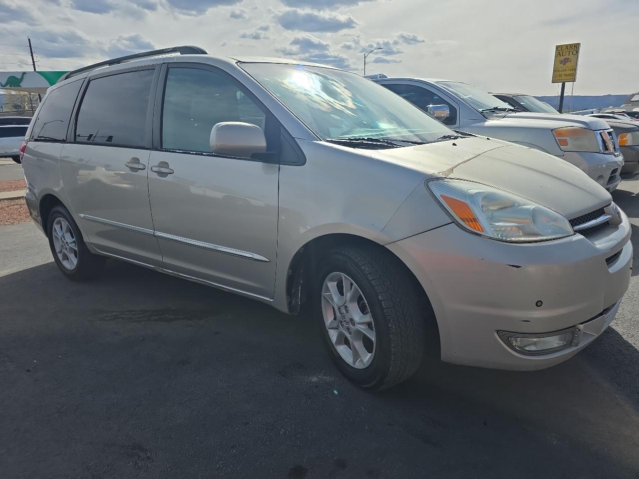Toyota Sienna 5dr XLE AWD (Natl) 2004