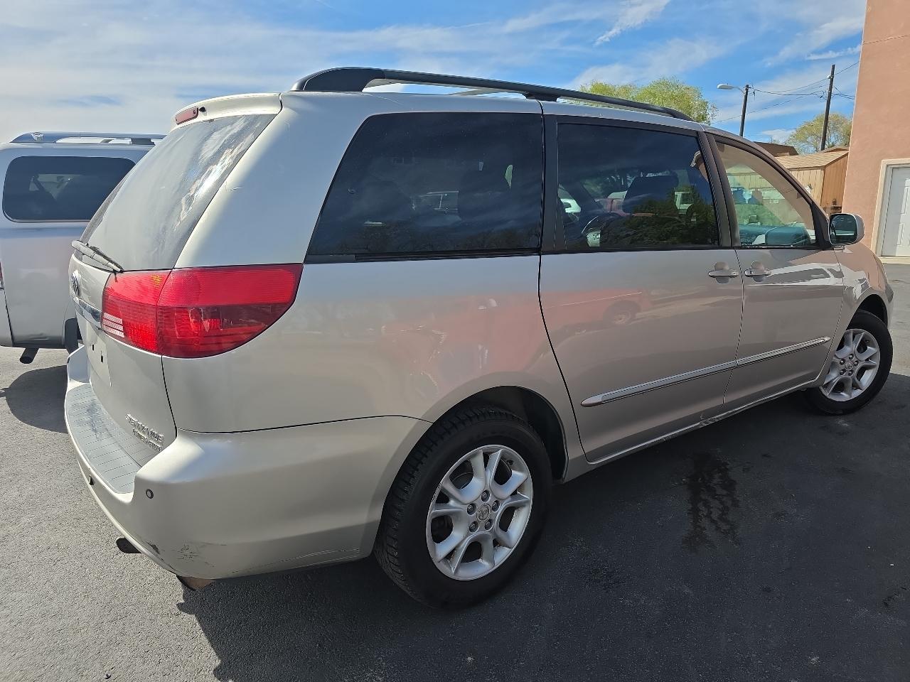 Toyota Sienna 5dr XLE AWD (Natl) 2004